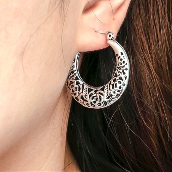 Silver Filigree Boho 3D Lever Top Hoop Earrings - Picture 6 of 9